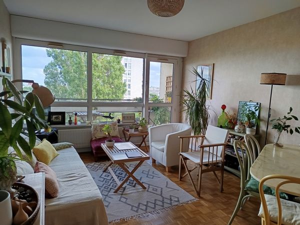 Appartement de Marie, au sud de Paris, calme et lumineux, très bien desservi.