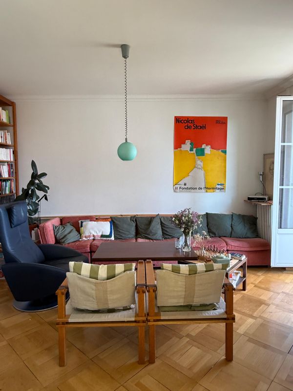 Grand appartement dans joli immeuble du 19ème avec vue sur le lac.