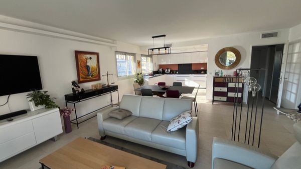 L'appartement de Joel Superbe appartement rénové avec terrasse à 700 m de la mer- CAGNES SUR MER