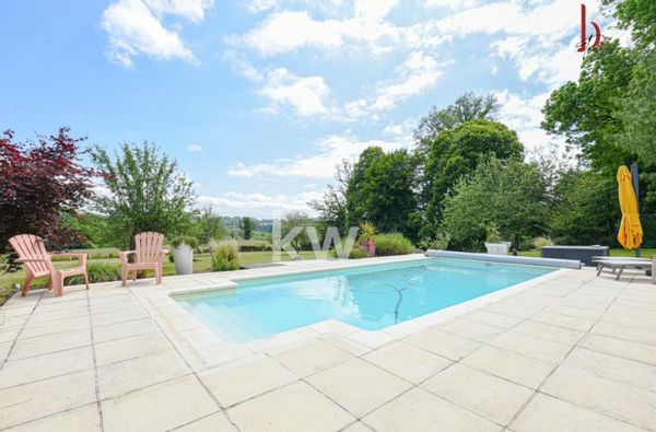 Maison au calme avec piscine et vue dégagée, proche Limoges