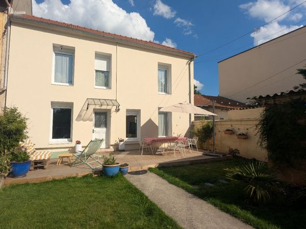 Entre Paris et Disney : maison 3 chambres et jardin à 80 m des bords de Marne