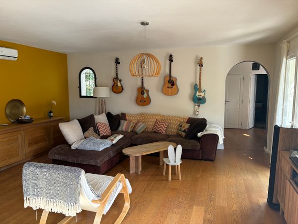 La maison de Emilie, Greg, et Léon