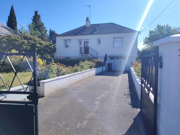La maison d'Anne solene avec piscine tubulaire.