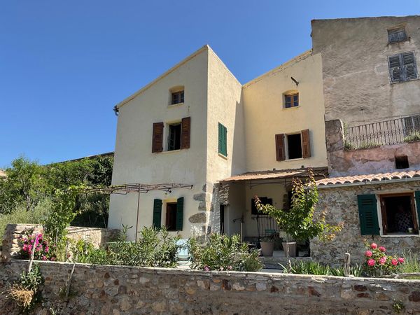 Maison Squarcioni Petite maison familiale au charme rustique