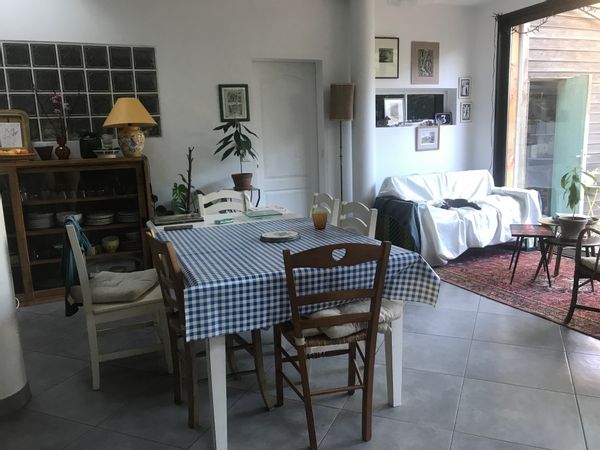 La maison de Georges et Sophie est un cocon de calme et de verdure en ville.