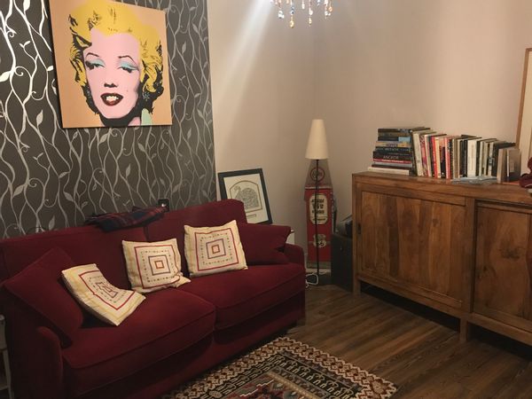 La chambre privée fait partie de la maison présentée sur HomeExchange.