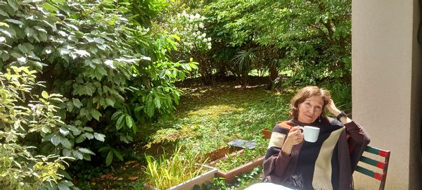 Proche PARIS ,chez Chantal et Eric. Grand appartement cosy avec jardin et parking