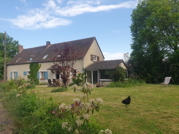 Longère au cœur du Perche, entourée de prairies et de forêts