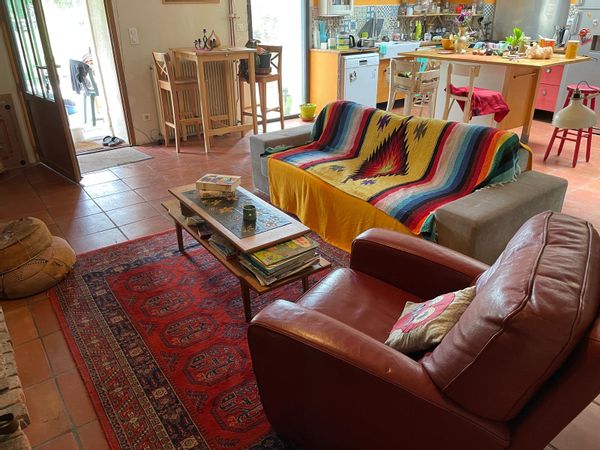 Proche Bordeaux, maison en pierre 1 heure de l'océan, baignade naturelle, charme unique, très calme
