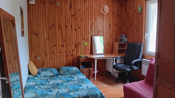 La chambre privée de Sandrine et Serge, vue sur la tour de Crest.