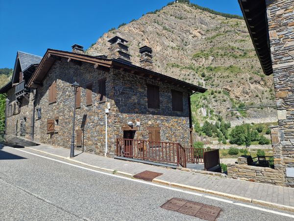 Chalet 4 chambres dans un joli village andorran