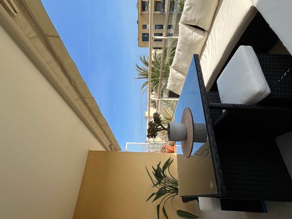 Appartement dans une belle résidence avec piscine à moins de 10 min de la mer et du centre d'Antibes