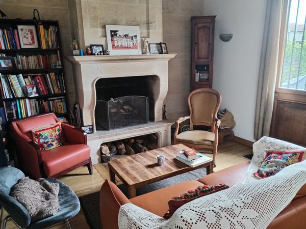 Petite maison arcachonnaise pleine de charme á 10 min de Bordeaux, proche du tranway