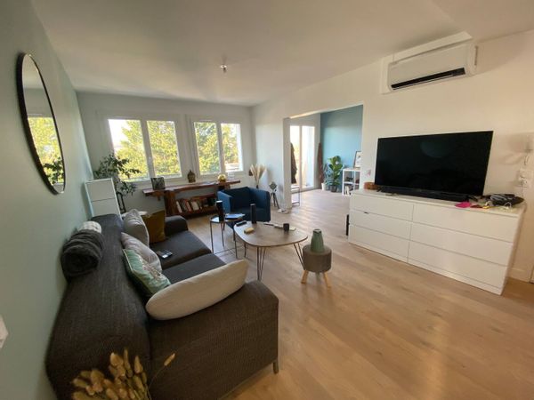 Appartement lumineux,3e étage avec vue dégagée sur montagne, sérénité et calme du lieux