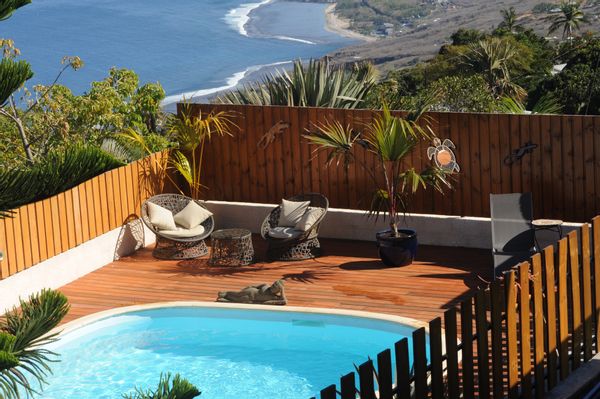 Magnifique studio pour 2 adultes, cuisine, terrasse,  piscine chauffée, jardin tropical, vue océan