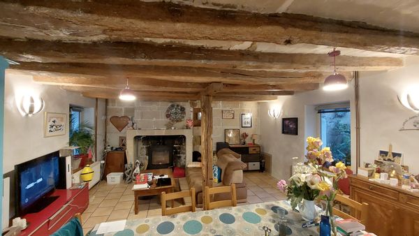 Maison de bourg de 3 chambres à proximité du cher, de tours et des châteaux de la Loire.
