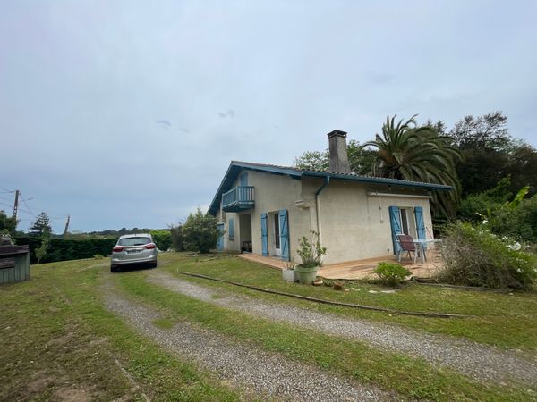 Maison de 4 chambres à Ondres, à 4 km de la plage. Grand jardin. Tranquillité et accès commerces