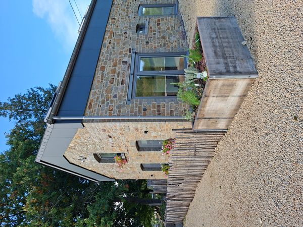 Maison charmante en pierres du pays avec tout le confort moderne pour 2 personnes