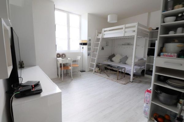SUPERBE STUDIO AU COEUR DE MONTARGIS