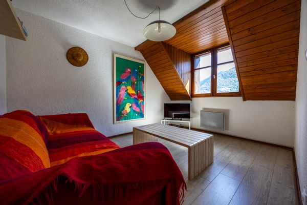 Le repère de Léna. Un appartement très lumineux à 2 pas des montagnes.