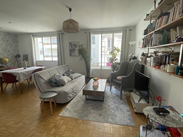 Appartement spacieux 2 chambres au pied du métro parisien ligne 1