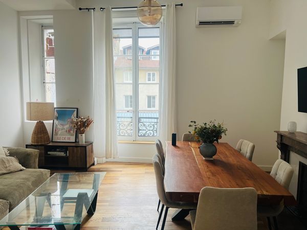 Grand appartement de 2 chambres dans les rues piétonnes de Grenoble.