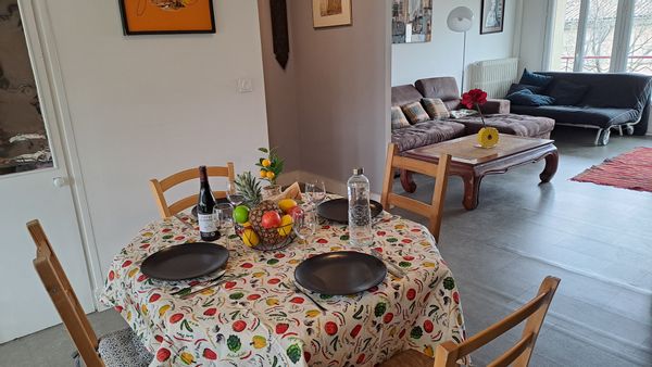 Grand appartement spacieux idéal pour famille ou groupes en centre ville de Valence , av Sadi Carnot