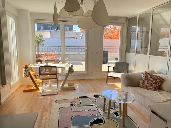 Appartement moderne, adapté aux enfants et cosy, avec 30m2 de terrasse.