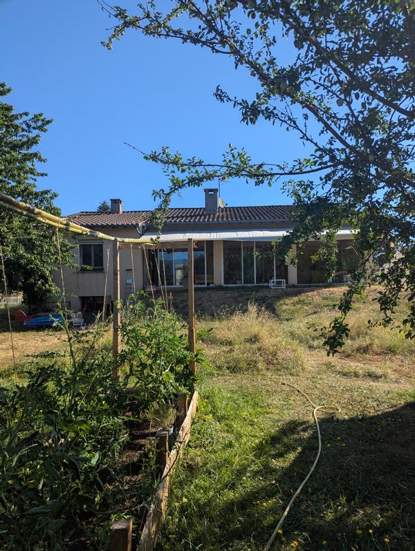 Maison avec grande véranda et vue sur les Pyrénées