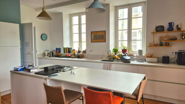 Chez Priscille et Clément, grand appartement central avec jardin partagé et place de parking à Pau