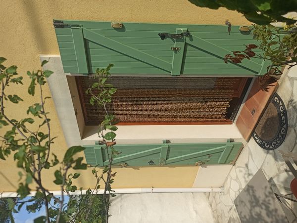 Studio près de la pinède sur la colline