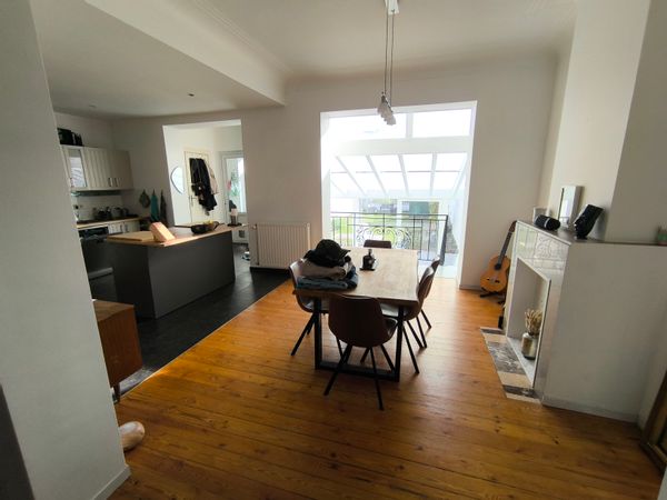 appart duplex au rdc 2 chambres + 1 salle de jeux/dressing + jardin. 50m du métro (7m centre ville)