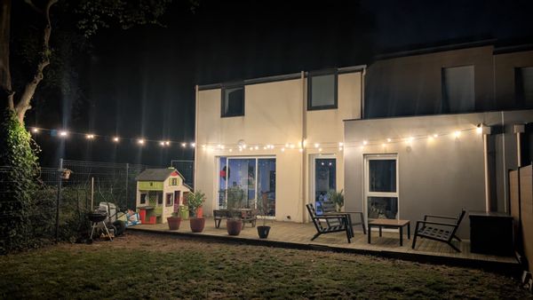 Maison d’E & I, Maison neuve et familiale au calme dans un havre de paix entre ville et bois.