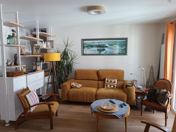 Situé en plein centre ville, appartement tout rénové début 26, equipements neufs, parking ext accolé