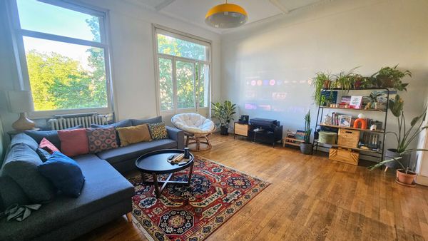 Duplex avec terrasse proche de parcs et du quartier européen