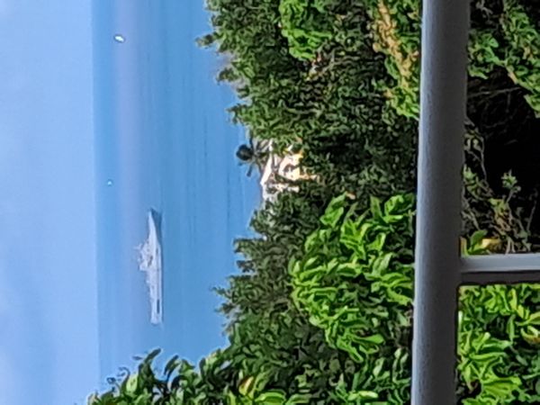 La maison de Claude est situé dans une résidence sécurisée de 3 chambres et une terrasse vue mer.