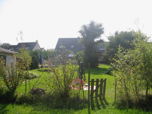 Le long d'un parc au bord d'un ruisseau qui se jette dans l'Erdre  à 3 km de la maison