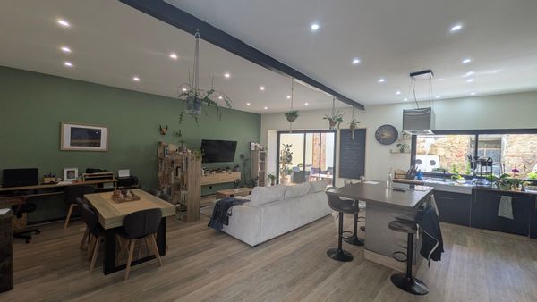 Grande maison de ville idéalement située en plein centre ville d'Issoire (63500)