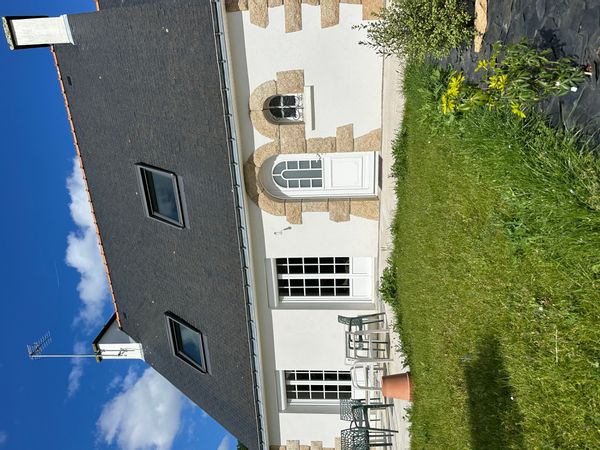 Maison entre centre ville, mer, et campagne.