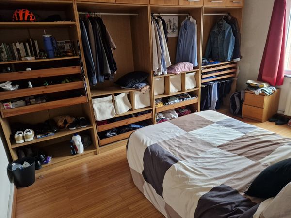 Appartement 3 chambres dont une est temporairement disponible, à 12 min à pied du rond-point Schuman