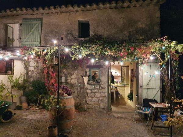 Ancienne bergerie rénovée, au cœur des bois, avec accès privé à l’Ardèche