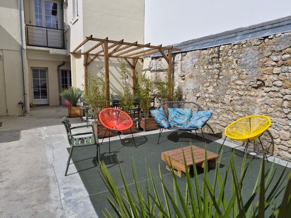 Maison de ville avec grande cour orientée sud à 2 minutes à pied de la plage de Blonville-sur-Mer