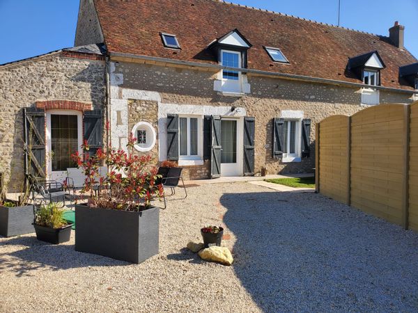 Bienvenue dans notre "Petite Folie" au cœur d'un paisible hameau.
