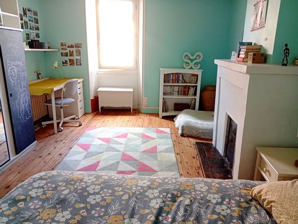 Chambre privée 2 pers. au cœur de la cité de caractère de La Rochefoucauld