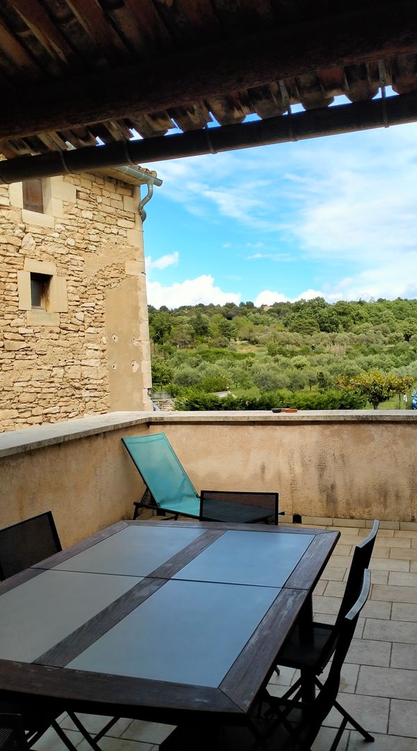 La maison de Juliette, Maison de hameau à Gordes, joli village provençal face au Luberon.