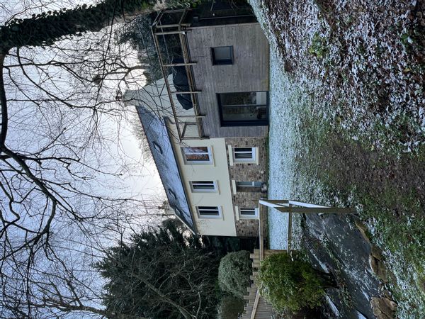Une maison située dans un petit village charmant de Bretagne