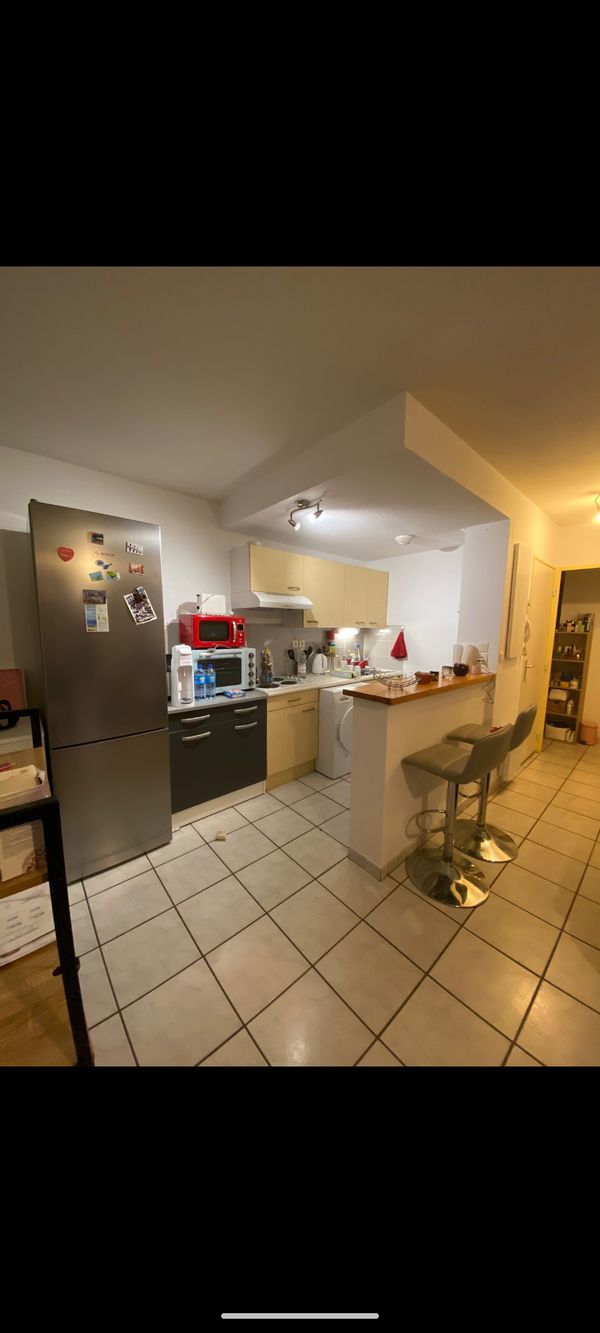 La maison de Camille est un appartement d'une chambre située en plein coeur de la Teste de Buch.