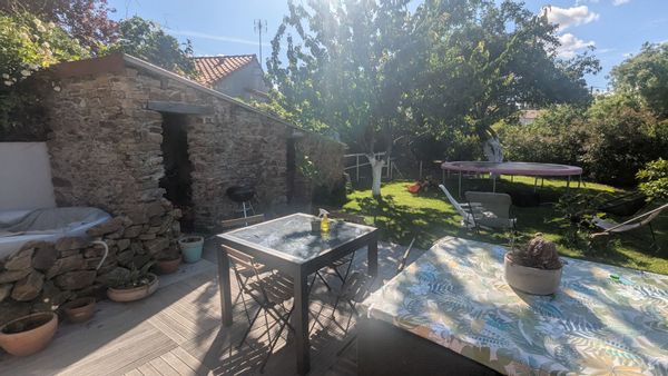 Grande maison avec jardin et jacuzzi aux portes de Nantes, proche toutes commodités