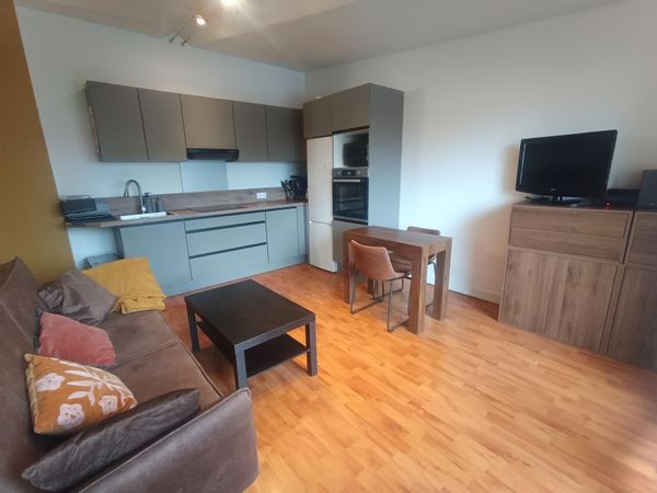 L'appartement de Céline : T2 au dernier étage avec balcon - accès en 15 min vers Paris (métro)
