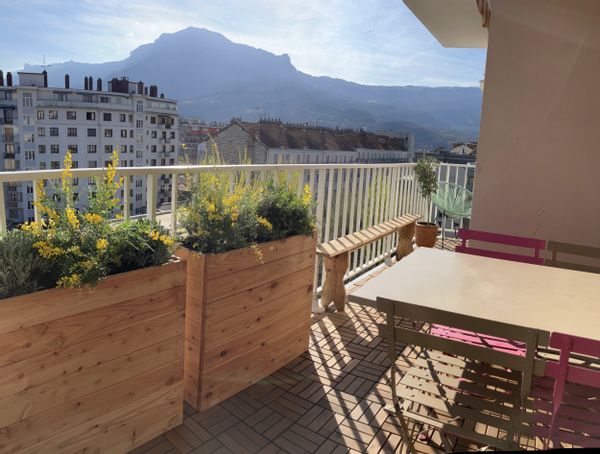Cocon lumineux avec vue sur les montagnes ⛰️